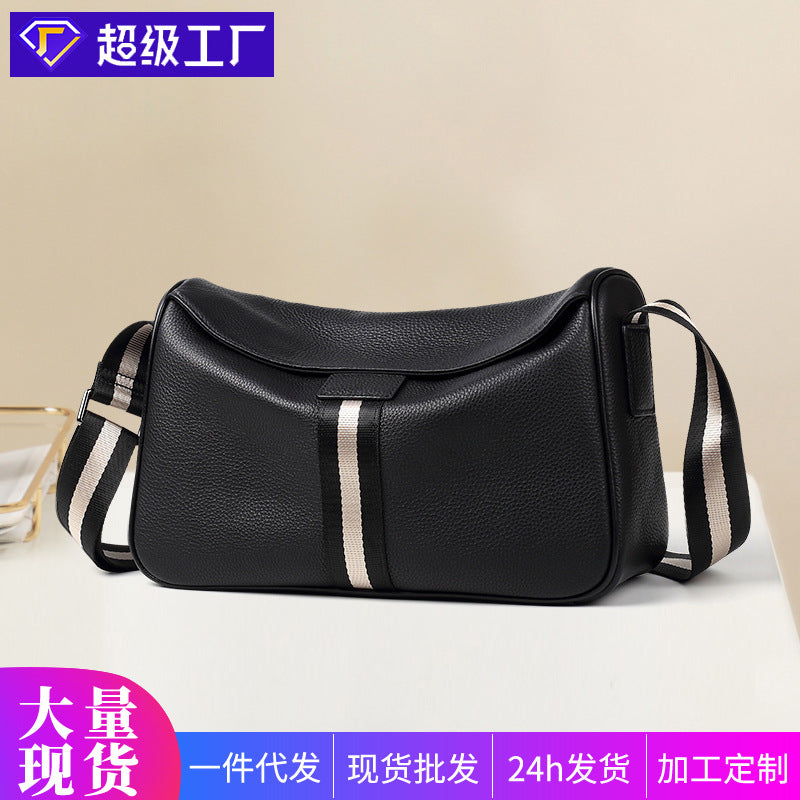 New leather men's bag first layer cowhide messenger bag casual men's shoulder bag trendy sports backpack one piece hair