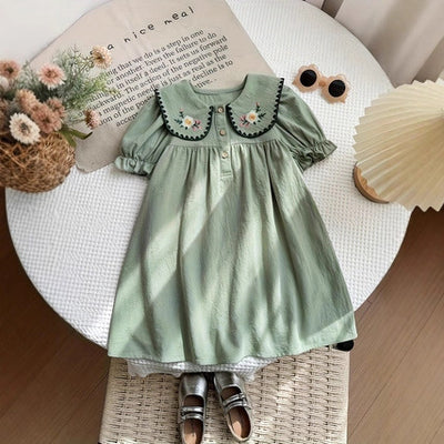 Girls' spring/summer fashion: new cute oversized collar, floral embroidery, ruffle cuffs, button-down placket, short sleeve top