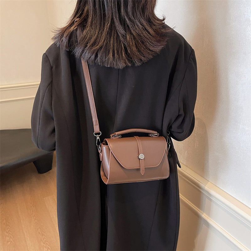 Cross-border wholesale retro bag women 2025 new high-end textured messenger bag fashionable commuter portable small square bag