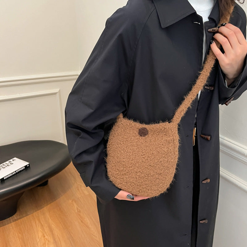 New cute plush bag autumn and winter fashion versatile women's shoulder bag solid color simple going out messenger mobile phone bag