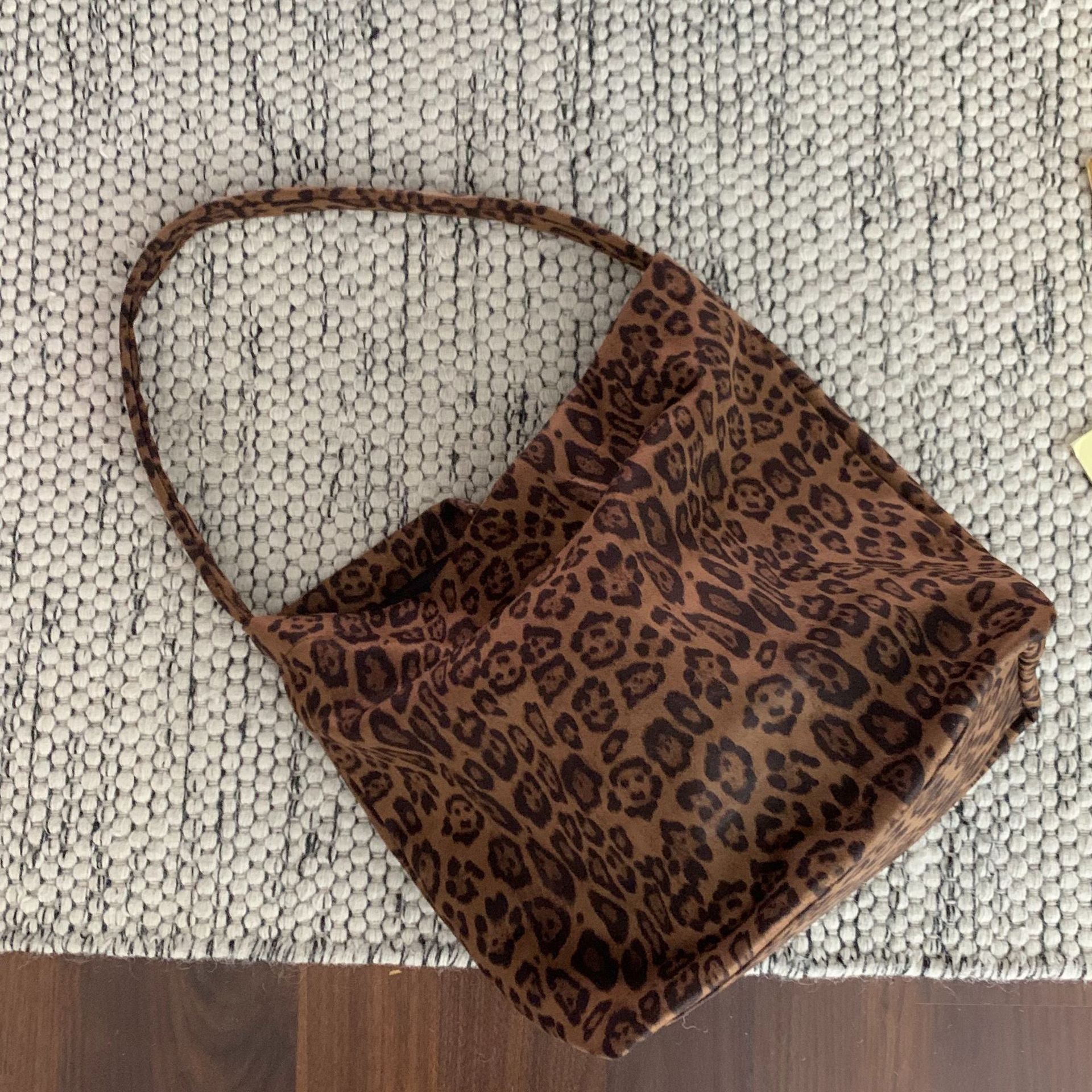 Bag diagonal span versatile women's fashion leopard print shoulder bag to work commuter underarm bag retro large capacity tote bag tide