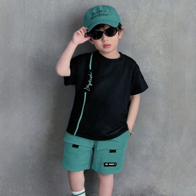 Boys' minimalist letter print short-sleeve t-shirt + cargo-style pocket shorts two-piece set