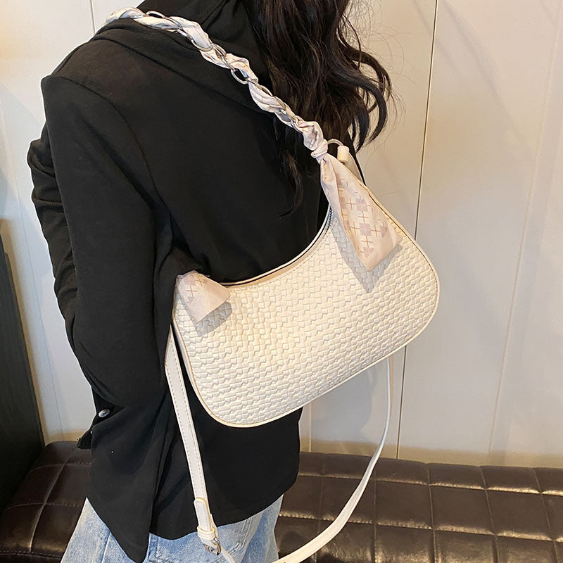 New French niche high-end underarm baguette bag women's 2025 new trendy and versatile ins chain shoulder bag