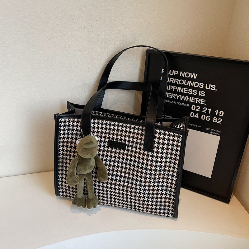 Canvas bag women's large capacity 2025 new autumn versatile shoulder bag cloth bag leisure class commuter tote bag