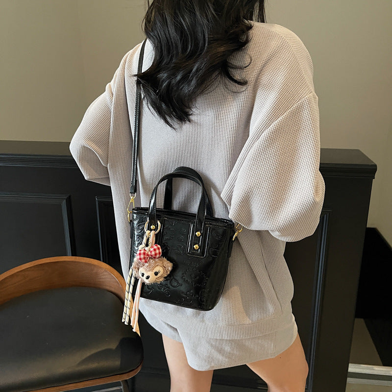 Foreign trade is popular this year, small bags for women 2025 new versatile bucket bags, Korean version commuter shoulder messenger handbag
