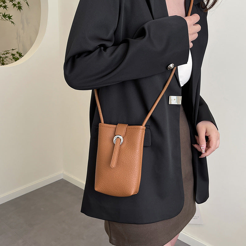 Foreign order advanced sense simple small bag women 2025 new spring and summer casual lightweight shoulder messenger bag mobile phone bag