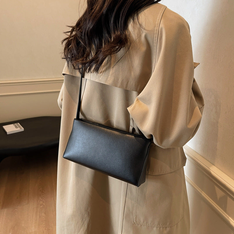 Foreign trade advanced sense small square bag women's 2024 new autumn and winter niche design underarm shoulder bag shoulder messenger bag