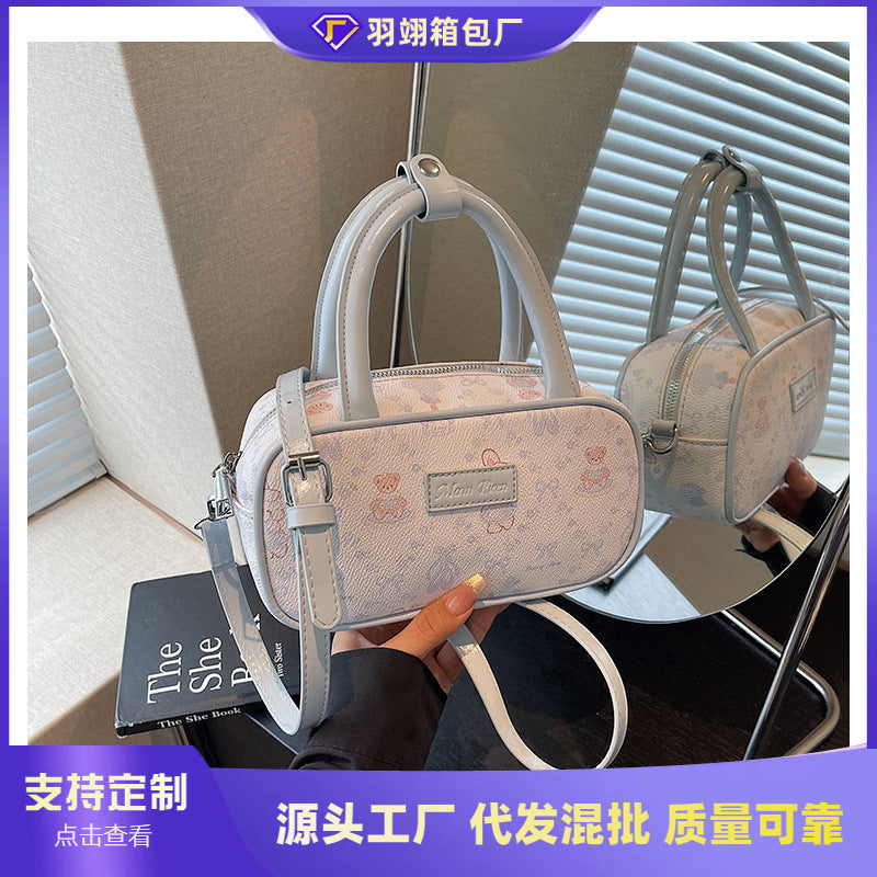 Cross-border super fire small bag women's summer versatile 2025 new fashion messenger bag Korean version popular portable small square bag