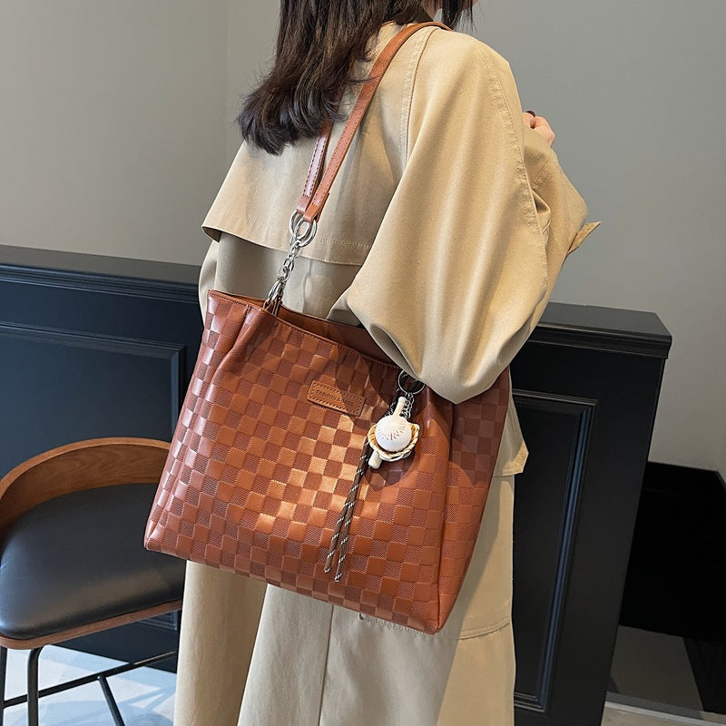 Cross-border large-capacity bags women's autumn and winter versatile 2024 new casual simple shoulder bag plaid commuter tote bag