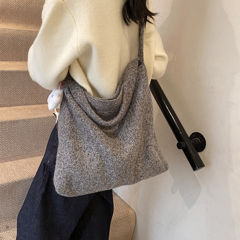 Cross-border woolen tote bag women's 2025 autumn and winter new trendy retro fashion bucket bag casual large-capacity messenger bag