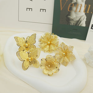Fashionable butterfly hollow adjustable ring for men and women, perfect for bridal weddings, birthday parties, and christmas gifts