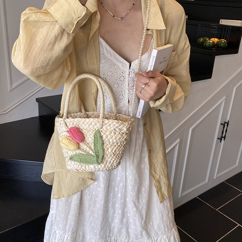 Cross-border 2025 summer new handmade crochet woven straw fresh and cute premium portable messenger shoulder bag