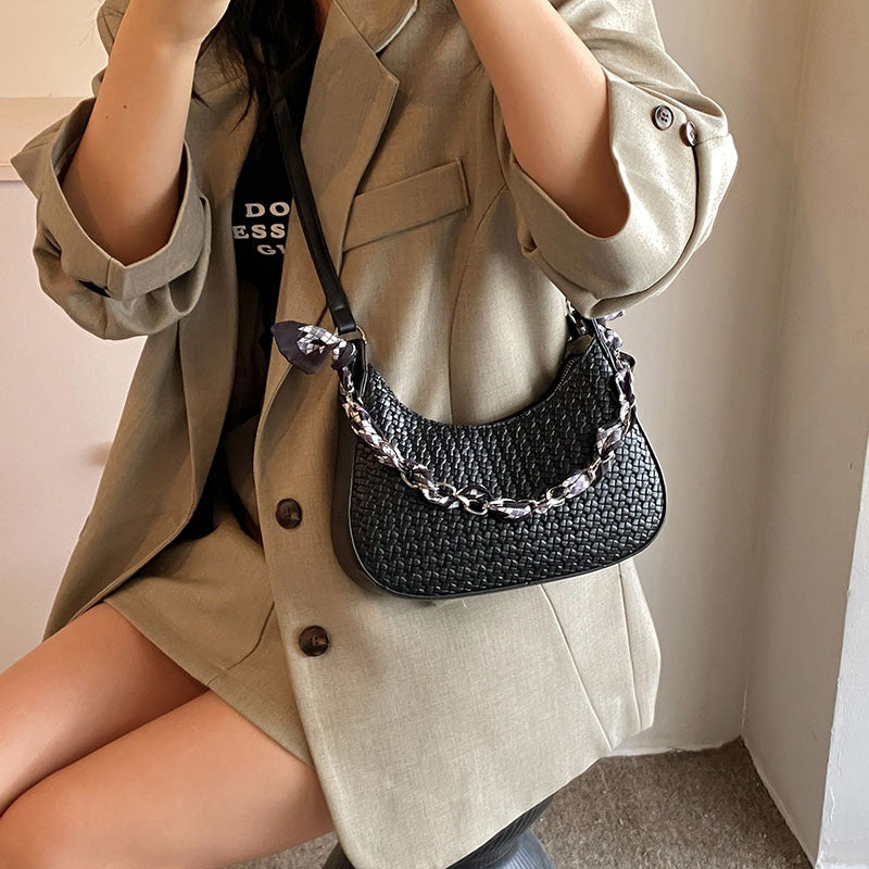 New French niche high-end underarm baguette bag women's 2025 new trendy and versatile ins chain shoulder bag