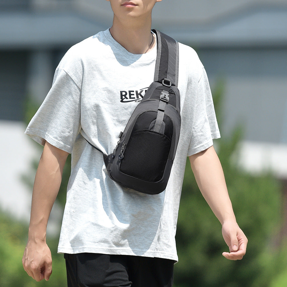 Simple men's messenger bag trendy and cool commuter messenger bag men's wholesale delivery shoulder bag leisure travel portable business