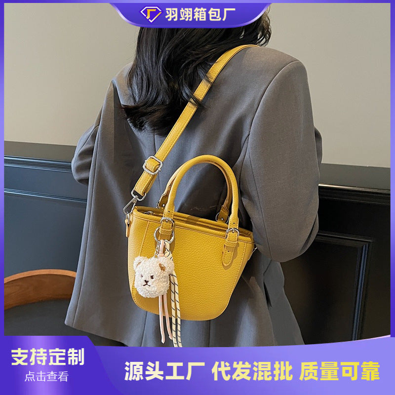 Foreign order advanced sense simple portable small bag women's 2025 new foreign style shoulder bucket bag commuter messenger bag