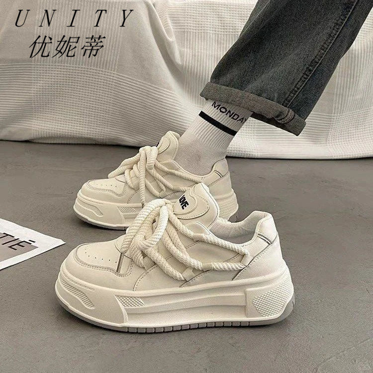2024 new spring white shoes female explosion Internet celebrity thick sole heightening super fire light leisure sports board shoes student