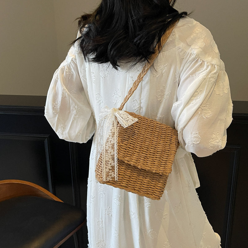 Cross-border small fresh straw woven women's bag handbag vacation woven bag beach bag girl shoulder messenger bag vegetable basket