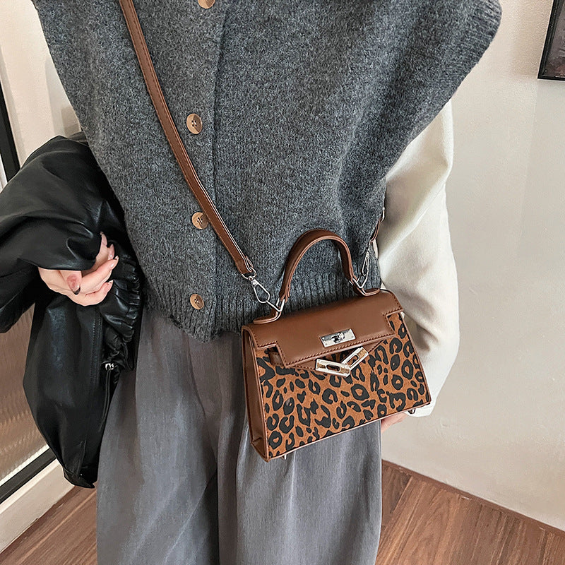 Niche retro leopard print Kelly backpack bag women's 2025 autumn new popular large-capacity shoulder messenger bag