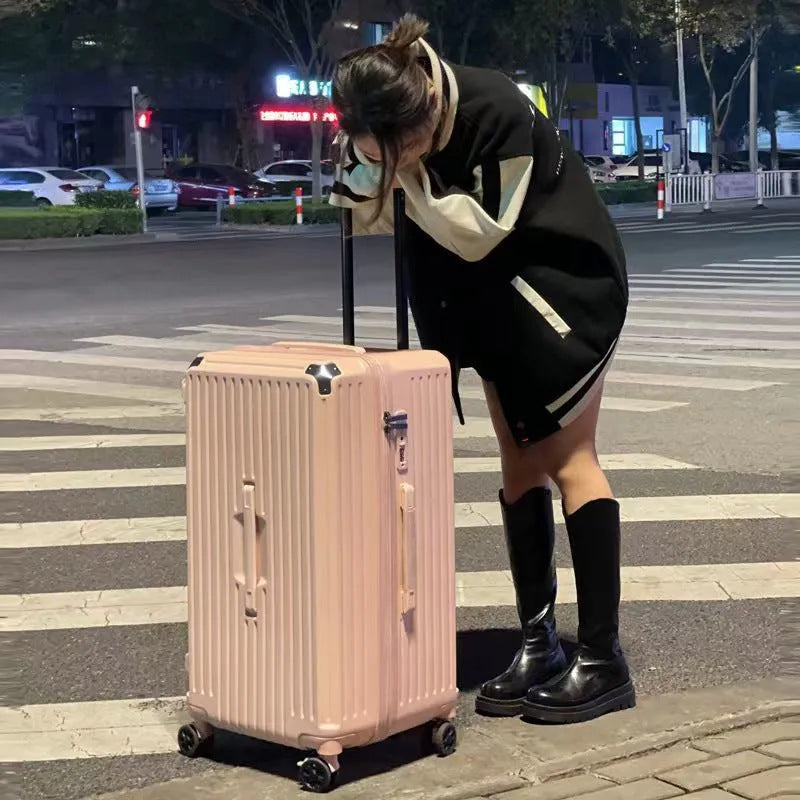 One piece of large-capacity suitcase, suitcase, high-value, large-capacity aluminum alloy corner universal wheel PC case.