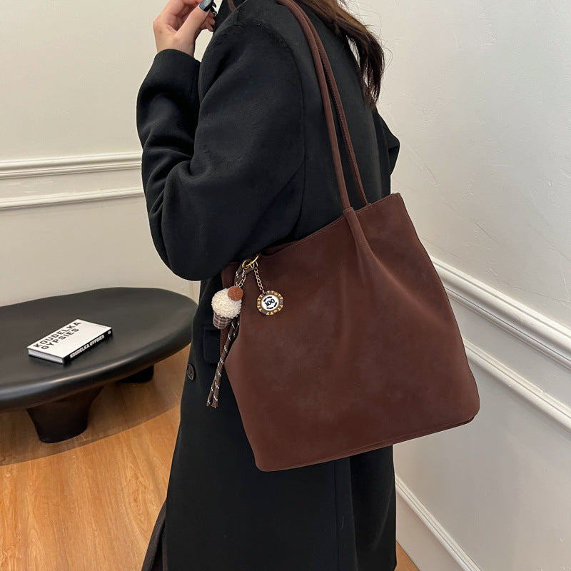 Commuting to work Large capacity tote bag Women's 2025 winter new retro fashion casual shoulder bag Premium sense