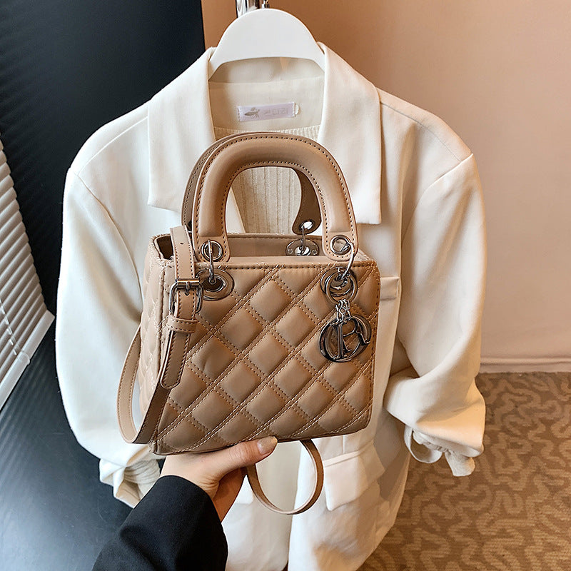 Cross-border high-end diamond Princess Diana bag women's 2025 summer new temperament simple shoulder bag trendy versatile women's bag