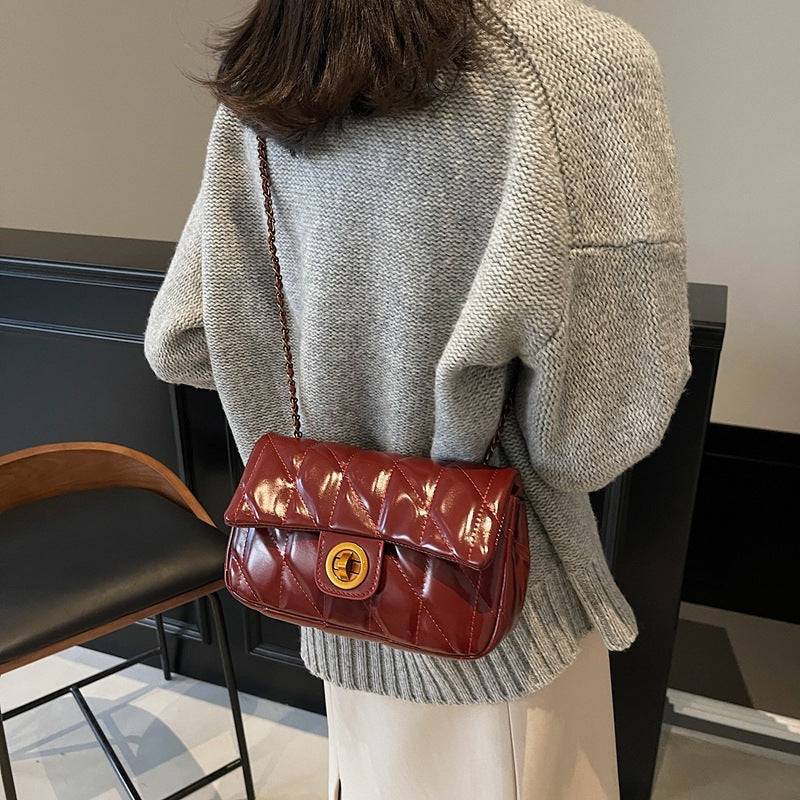 Small square bag women 2025 new trendy fashion diamond red chain shoulder messenger bag wholesale