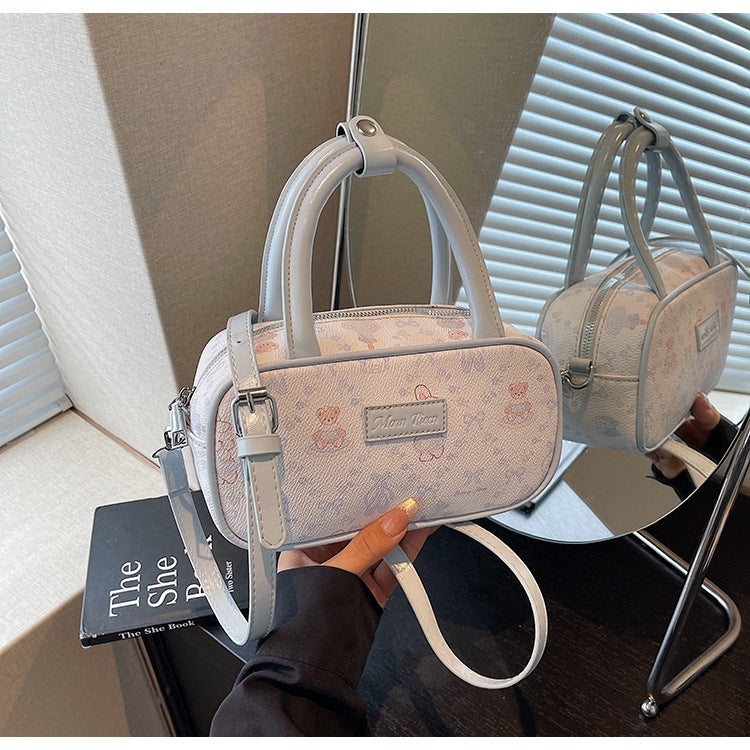 Cross-border super fire small bag women's summer versatile 2025 new fashion messenger bag Korean version popular portable small square bag