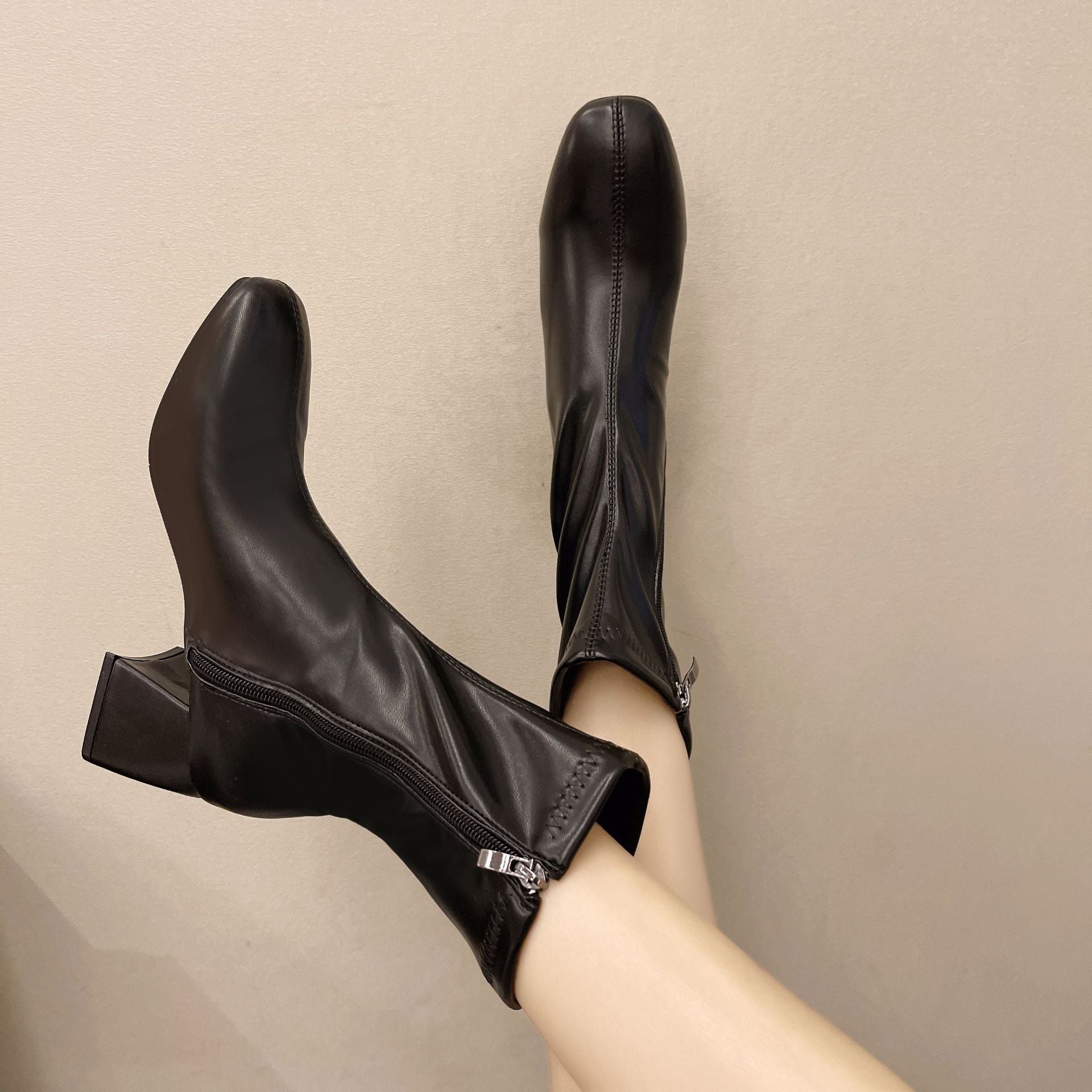 Roman short boots women's summer 2021 new Korean version thick heel French soft leather high-end fried street white Chelsea bare boots