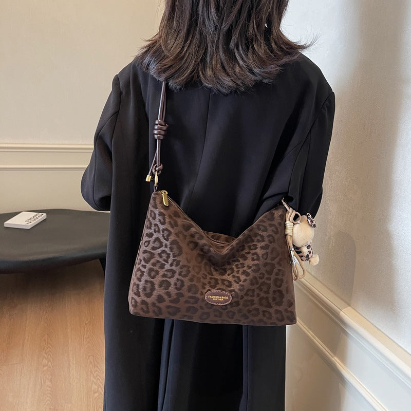 Casual relaxation large-capacity leopard print bag women's 2025 new autumn and winter commuter shoulder bag portable tote bag