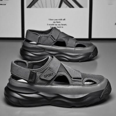Sandalsmennew arrivalsummeroutwearcut out breathable deodorizing filter hole buckle beach shoes non-slip half-toe shoes toe cap