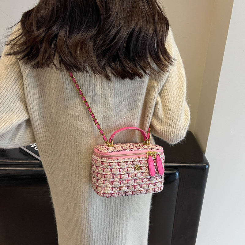 Bag 2025 new fashionable autumn woolen plaid chain Korean version shoulder bag simple portable messenger bucket bag