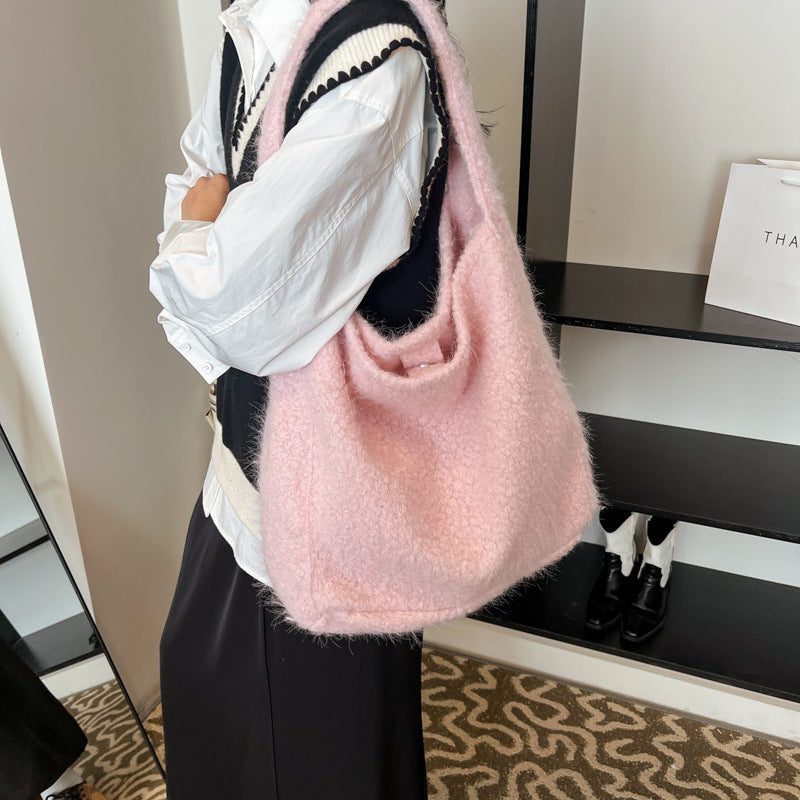 New commuter retro lazy wind Internet celebrities ins large capacity personality niche woolen single shoulder underarm tote bag