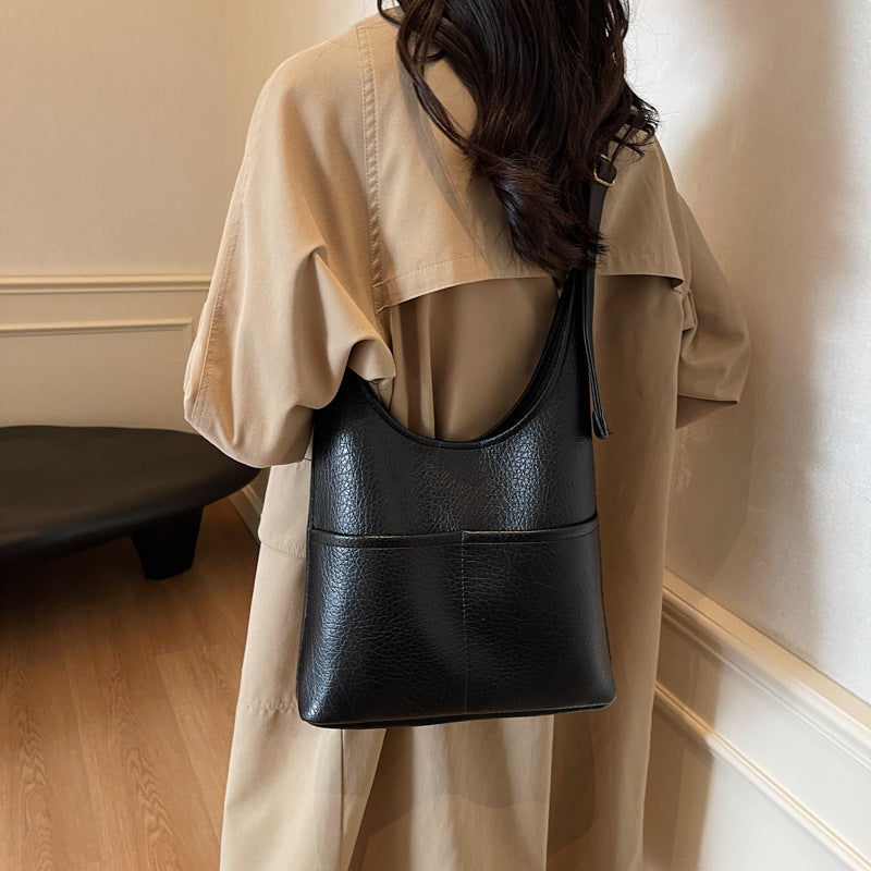 Autumn and winter retro soft surface niche design bag 2025 new women's bag popular popular versatile shoulder bag bucket bag