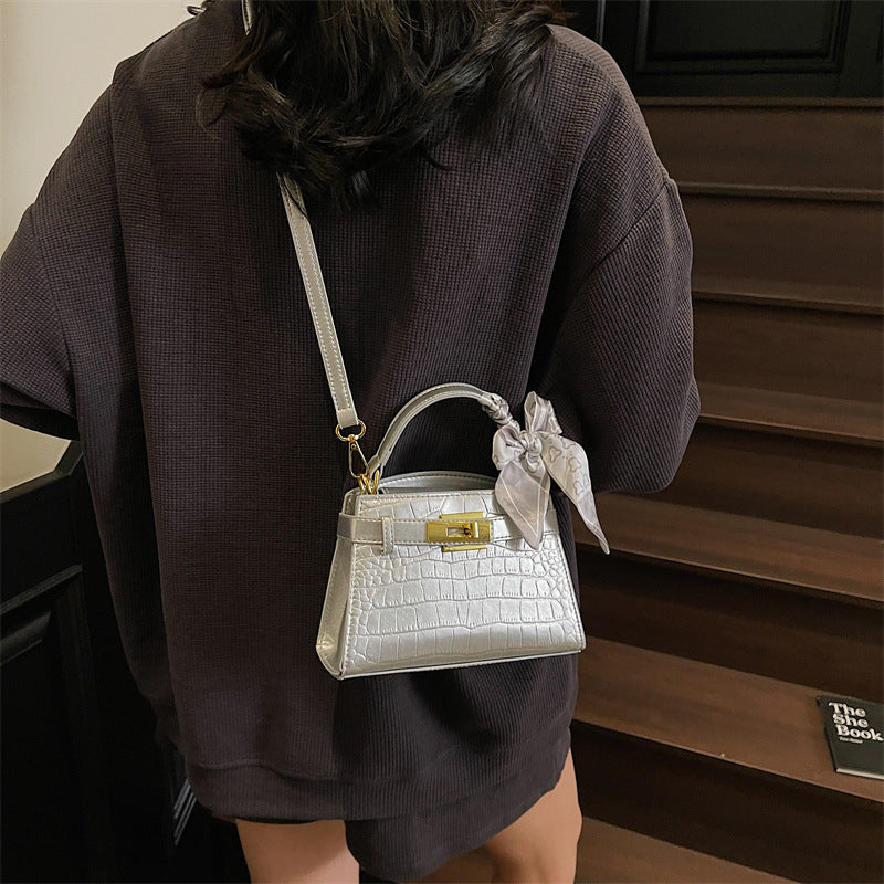 Cross-border summer popular crocodile pattern small bag women's 2025 new fashion hand carry Kelly bag high-end messenger bag
