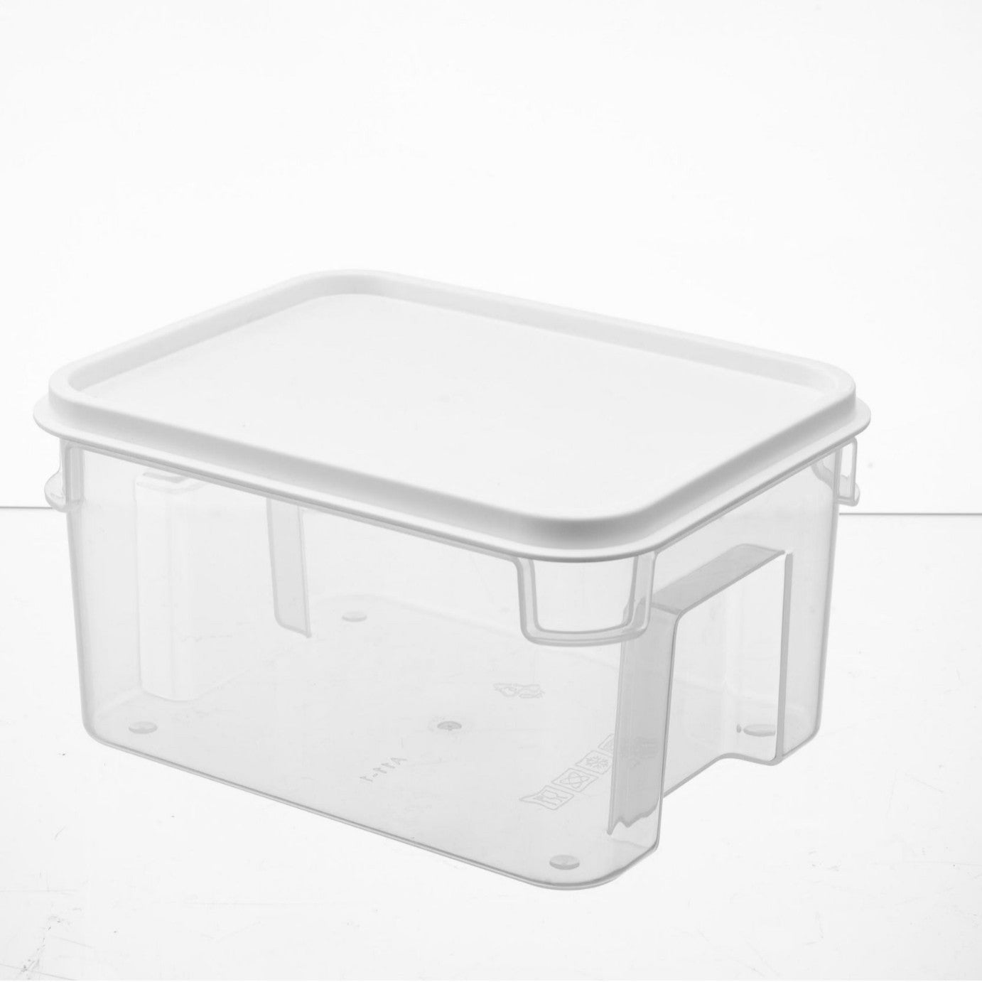 Refrigerator plastic crisper, kitchen fruits and vegetables fresh finishing, transparent sealing, double-layer drain stacking storage with handle