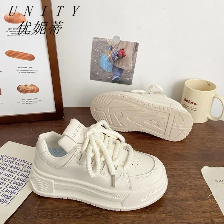 2024 new spring white shoes female explosion Internet celebrity thick sole heightening super fire light leisure sports board shoes student