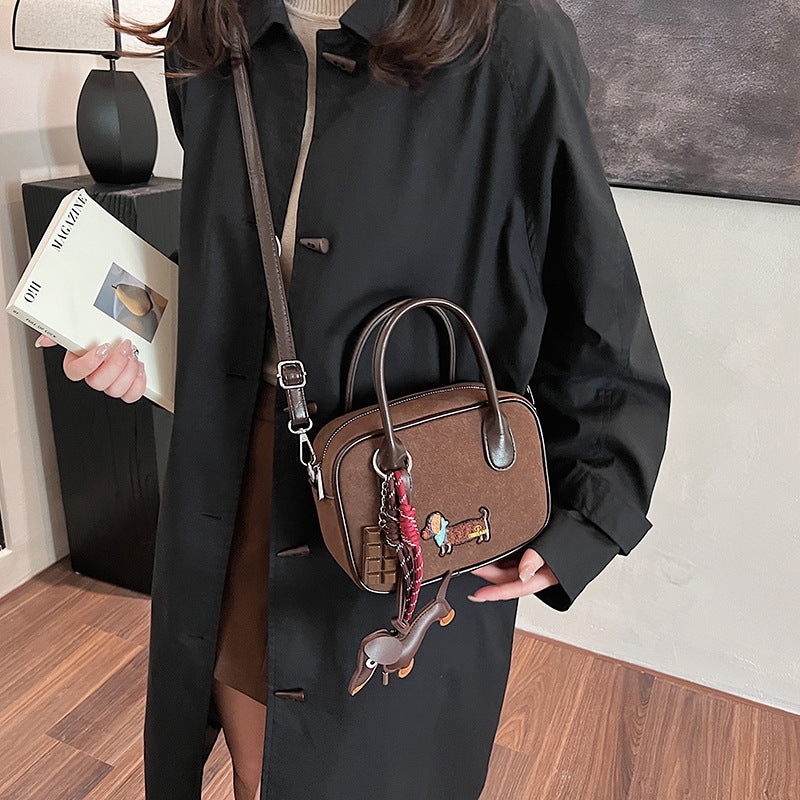 Cross-border hand carry fashion versatile bag women's 2025 new trend leisure bag high-end niche design shoulder bag