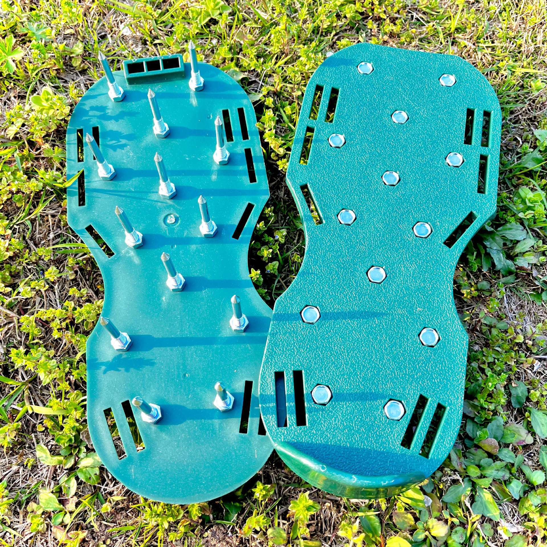 Cross-border garden soil loosening shoes grass spikes lawn inflatable soil loosening shoes self-leveling epoxy garden tools
