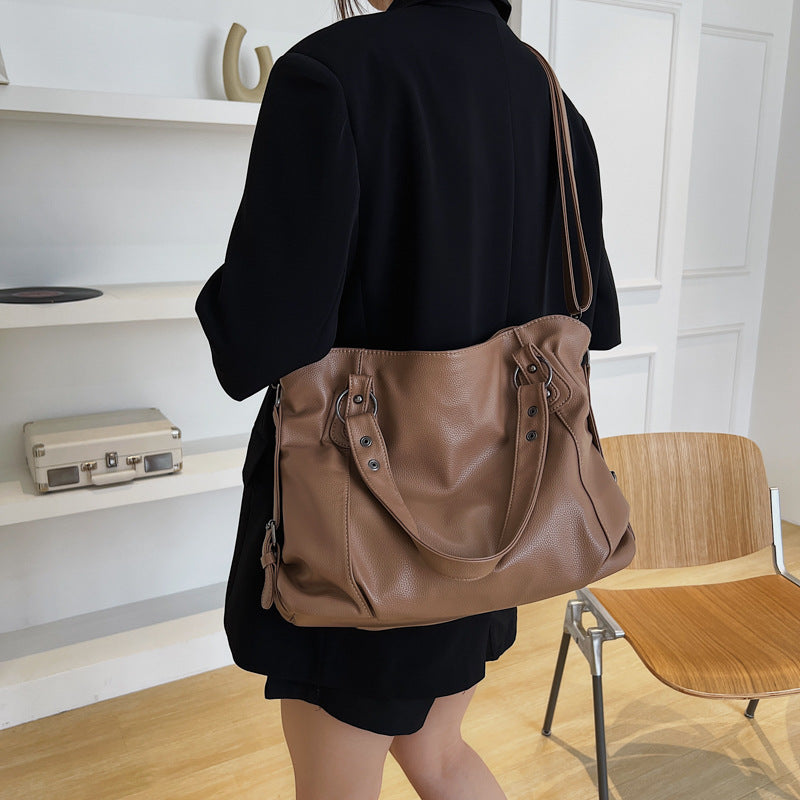 Foreign trade large-capacity bag 2025 new women's bag retro versatile messenger bag simple casual shoulder tote bucket