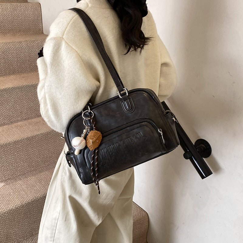 2025 new fashion trend light retro baseball bag women's shoulder handbag large capacity