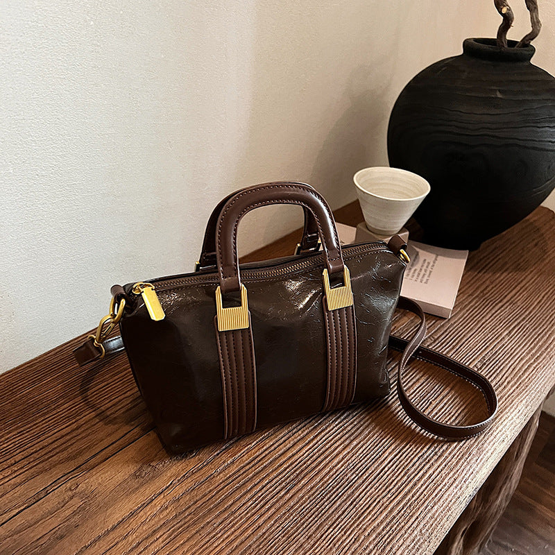 Cross-border women's bags 2025 new fashion and foreign style simple casual versatile portable shoulder messenger bag