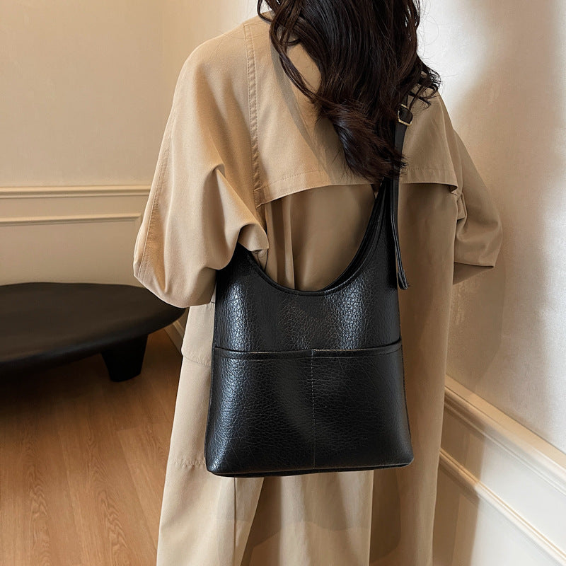 Autumn and winter retro soft surface niche design bag 2025 new women's bag popular popular versatile shoulder bag bucket bag