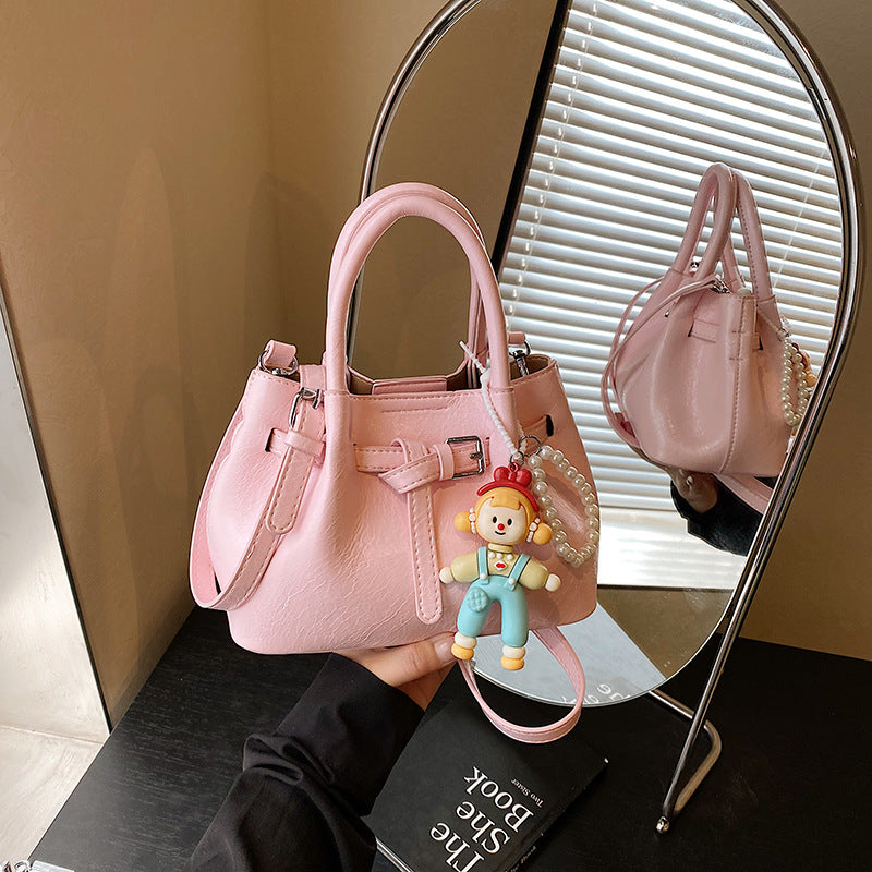 Fashion high sense 2025 new portable pleated bucket bag fashionable versatile foreign style shoulder messenger women's bag