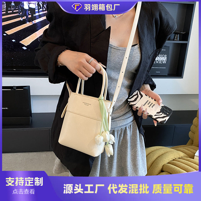 Foreign trade advanced sense niche bag women's summer 2025 new versatile shoulder messenger bag ins popular mobile phone bag