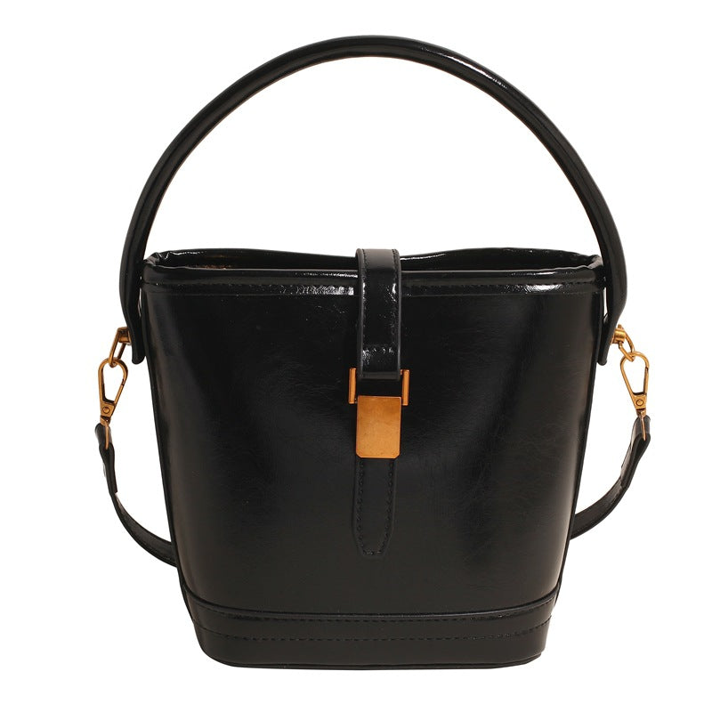 Commuter to work Hand carry bucket bag 2025 niche trendy messenger bag women's winter new fashion casual shoulder bag