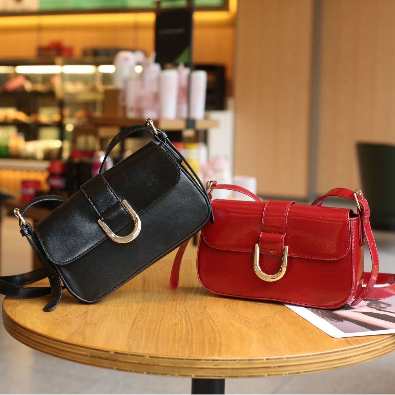 European and American business elite baguette bag 2025 summer high sense Internet celebrities with the same crossbody armpit bag PU leather shoulder bag