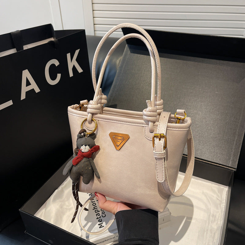 Foreign order high-end sense retro Maillard small bag women's 2025 new autumn and winter versatile messenger bag portable bucket bag