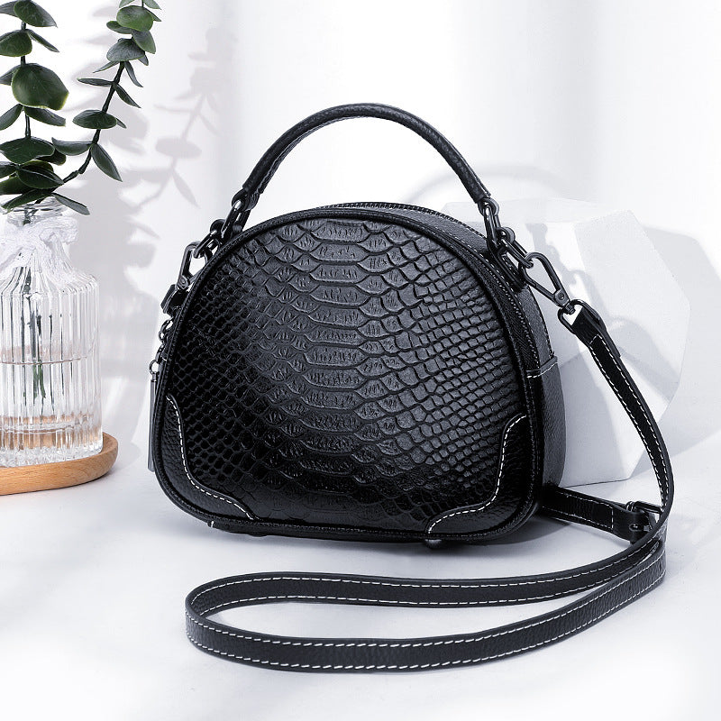 Crocodile pattern cowhide messenger bag women's 2025 new large-capacity leather shell bag new arrival casual shoulder bag small