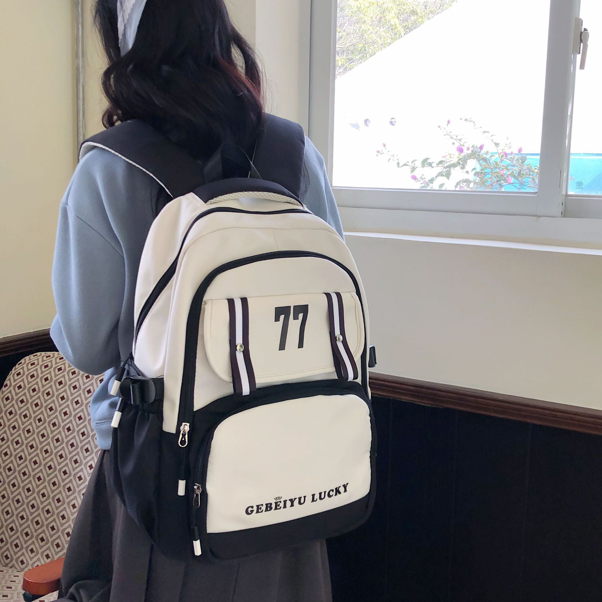 New primary and secondary school children's schoolbag Korean version large-capacity student campus backpack waterproof travel computer backpack