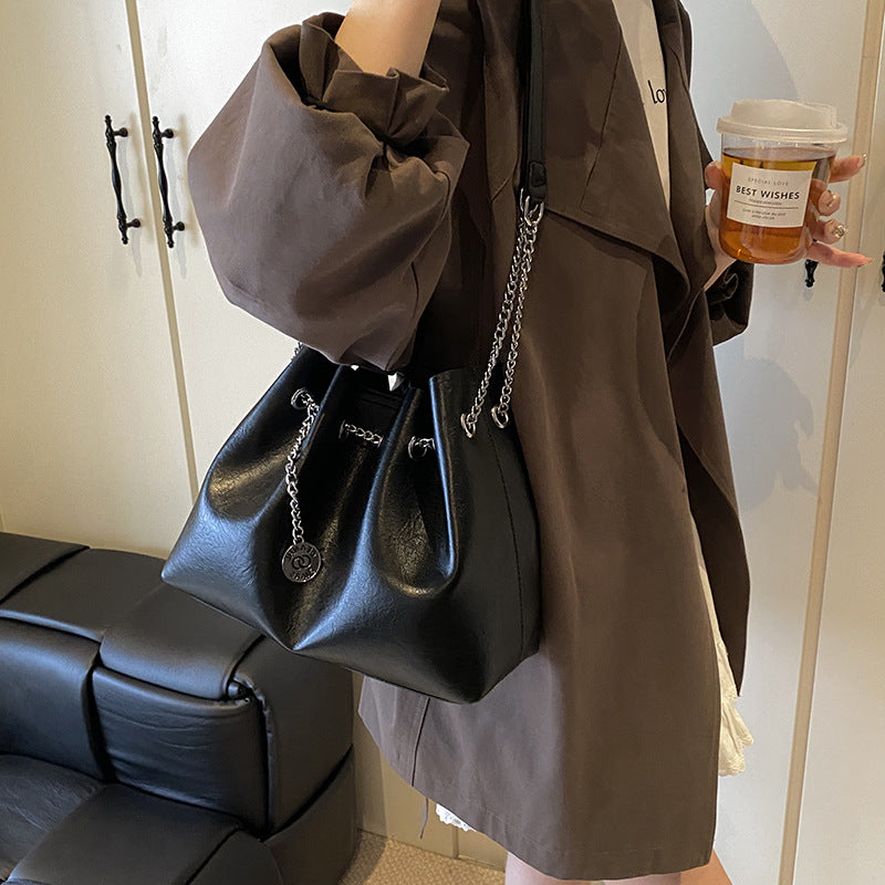 Soft leather handbag 2025 new women's bag simple retro small leather bag fashion cosmetic bag solid color chain diagonal backpack